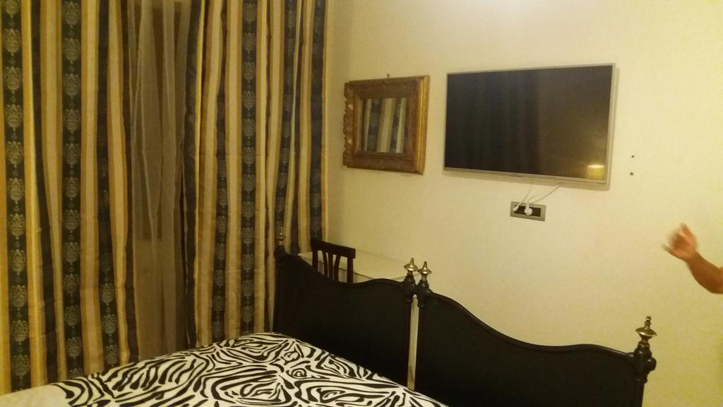 Guest House Il Marchese Del Grillo Rom Rum bild